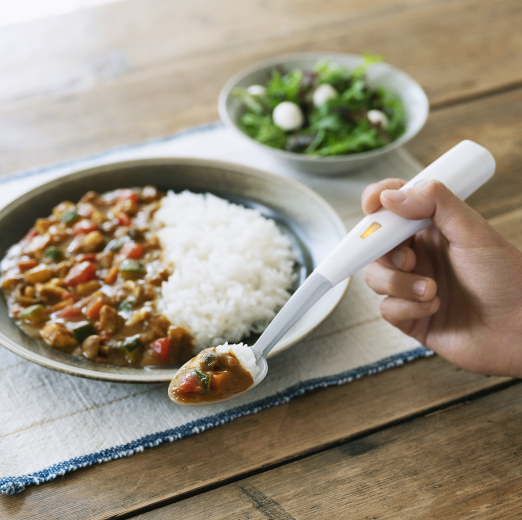 【新宿店/7F】電気の力で減塩サポート!「エレキソルト スプーン」を販売